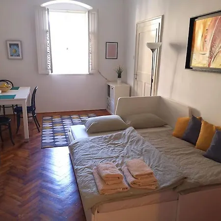 Cosy Condo In The Heart Of The Upper Town Zagreb Exterior photo